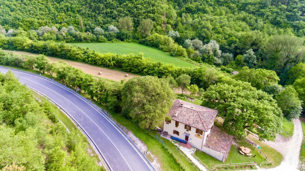 Agriturismo Le Due Querce Cerreto di Spoleto Bagian luar foto